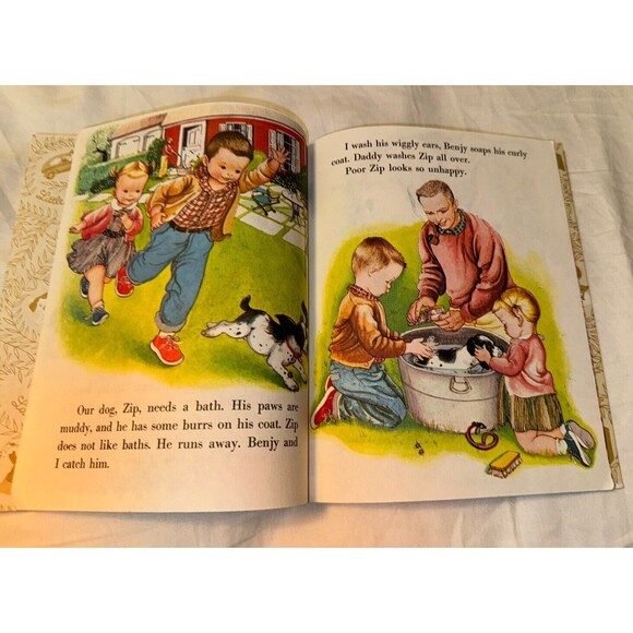 Little Golden Book : We Help Daddy Mini Stein HC 1962 305-51 - Picture 5 of 11
